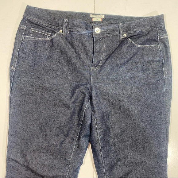 Tommy Hilfiger Hope Classic Rise & Bootcut Embroidered Back Pocket Jeans Size 16 - Picture 5 of 13